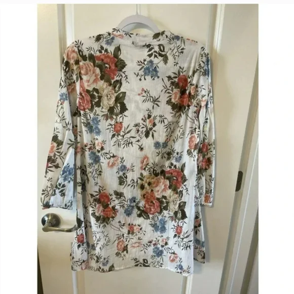 NWT $95 Anthropologie Chaudry KC Floral Shirt Size M Long Sleeve Cotton - Picture 3 of 5